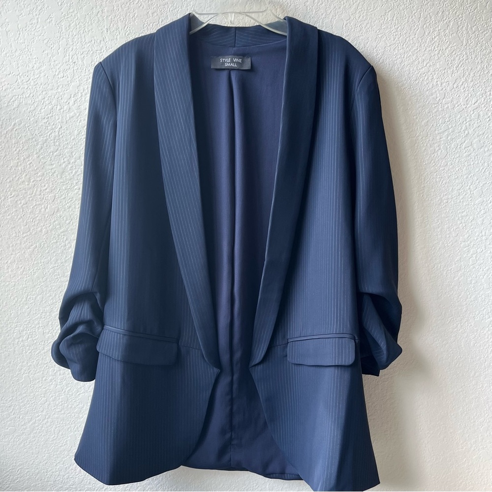 Style Vine fitted blue blazer. Never worn.              Women’s Size: S